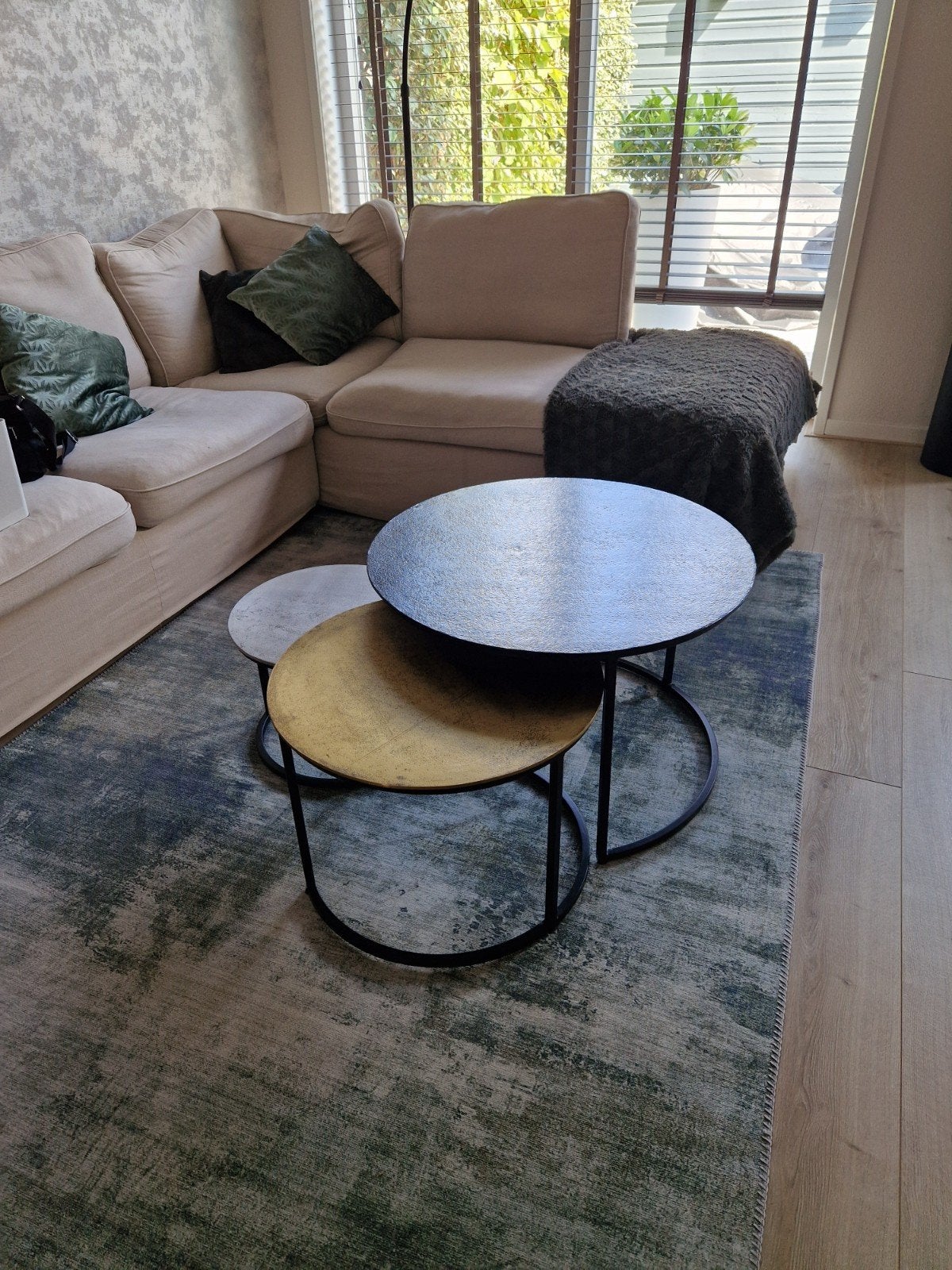 Set van 3 ronde salontafels, zwart, goud, zilver, Huis en Inrichting, Ophalen, Minder dan 45 cm, Modern, Industrieel, Metaal of Aluminium