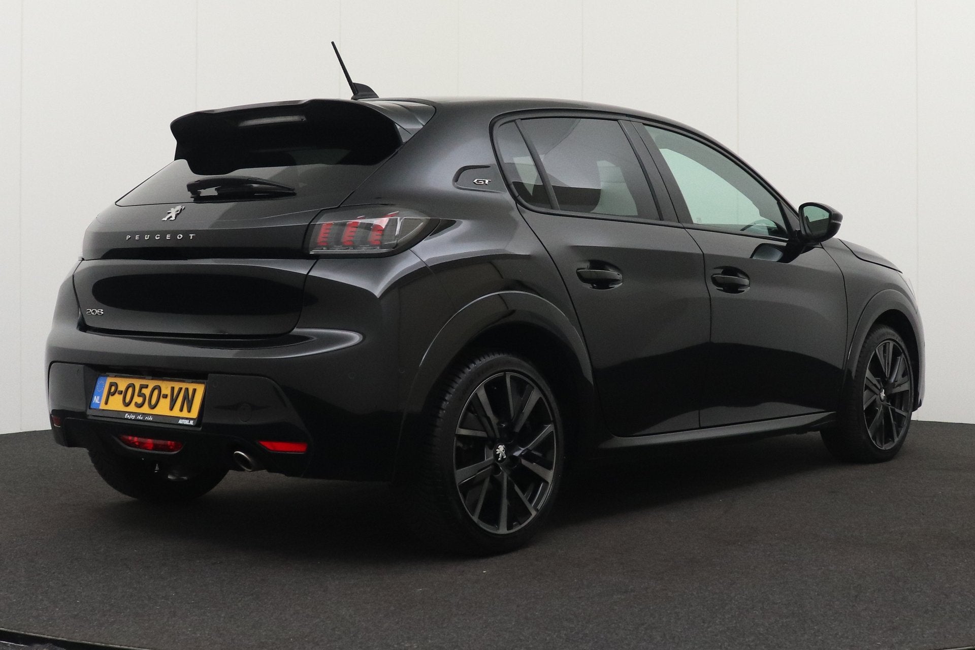 Peugeot 208 1.2 PT 101 PK Aut. GT Pack 3D Dash. Adap.Cruise, Auto's, Dealer onderhouden, 101 pk, Gebruikt, Alcantara