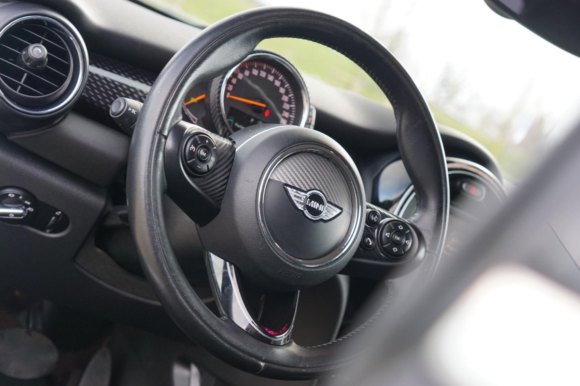 Mini 2.0 Cooper S Chili Serious Business | Thunder Grey Meta, Auto's, 1998 cc, Gebruikt, 4 stoelen, Leder en Stof