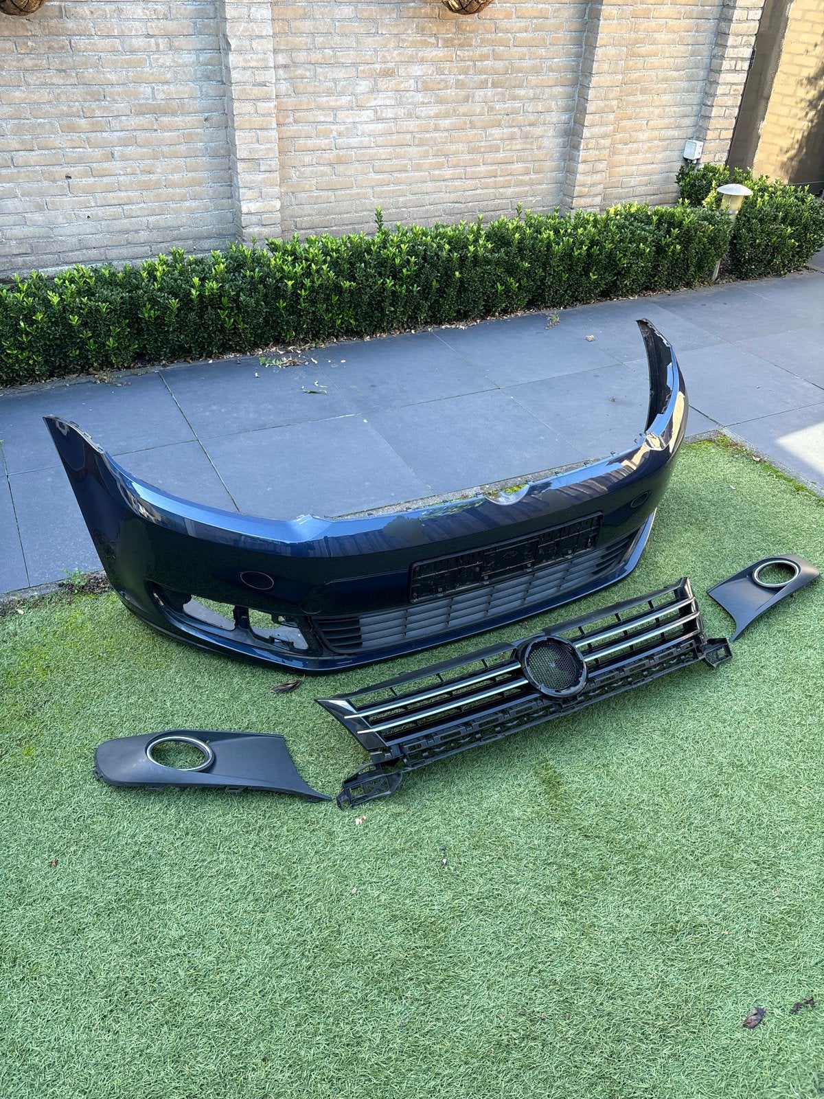 VW-Volkswagen Touran Caddy MK3 Voorbumper met Grille, Auto-onderdelen, Ophalen, Gebruikt, Bumper, Volkswagen