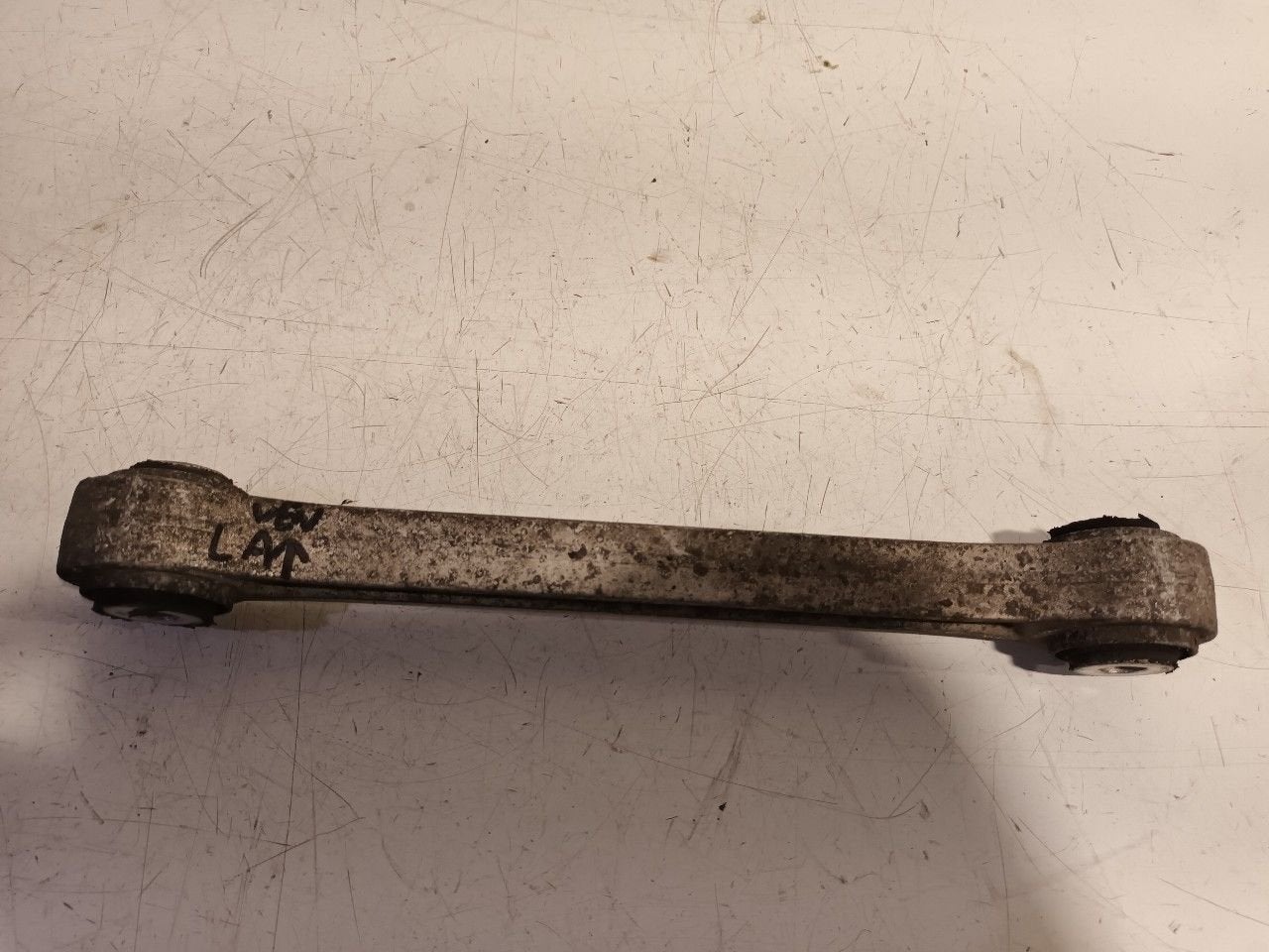 Draagarm links achter boven Porsche 911, Onderdelen@venauto.nl, Van der Ven Autorecycling B.V., Gebruikt, Ettenseweg 76, 4706 PB Roosendaal, The Netherlands