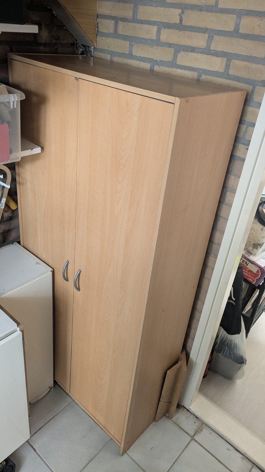 Gratis 2 deurs kast, Ophalen, Gebruikt, 25 tot 50 cm, 150 tot 200 cm