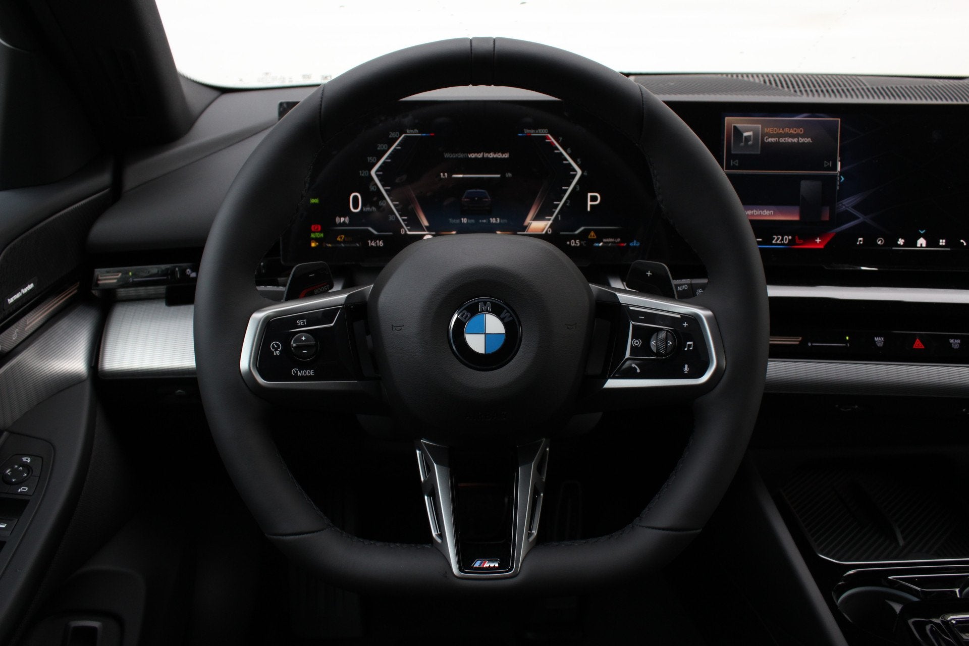BMW 5 Serie Touring 520i M Sport Automaat / Trekhaak / Adapt, Automaat, 1998 cc, Achterwielaandrijving, Zilver of Grijs