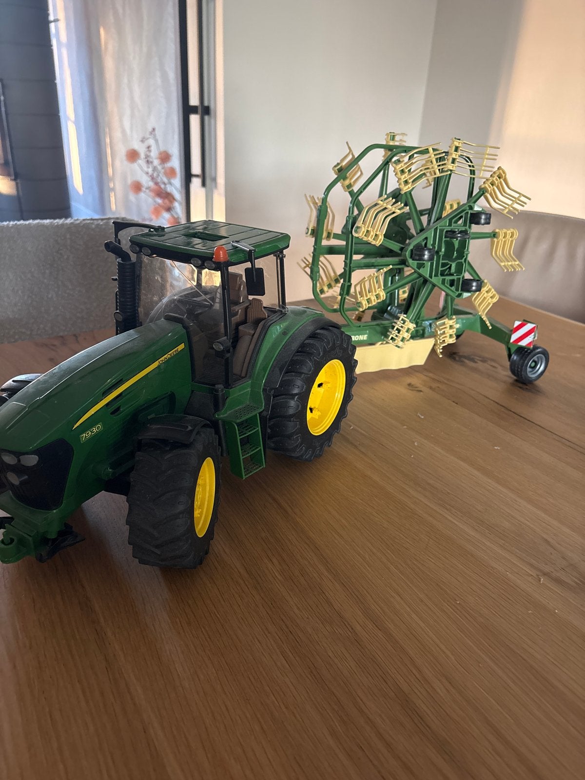 John Deere 7930 Trekker met Krone Swadro Hooi Hark, Ophalen of Verzenden, Gebruikt