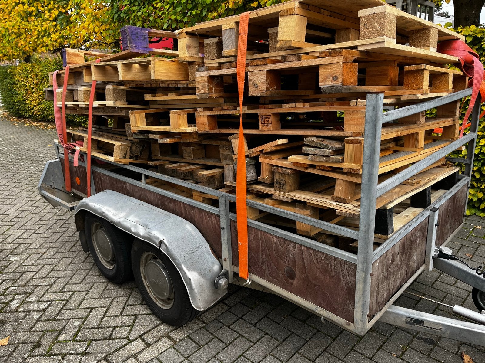 Gratis Stookhout - Pallets en Houtafval, 6 m³ of meer, Ophalen, Overige houtsoorten, Blokken