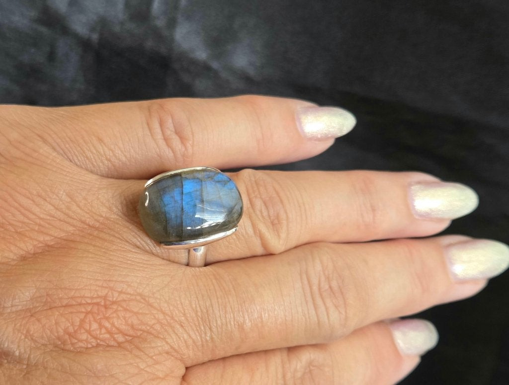 Vintage ring met edelsteen labradoriet. 2026/441, Overige kleuren, ., Ophalen of Verzenden, Zo goed als nieuw