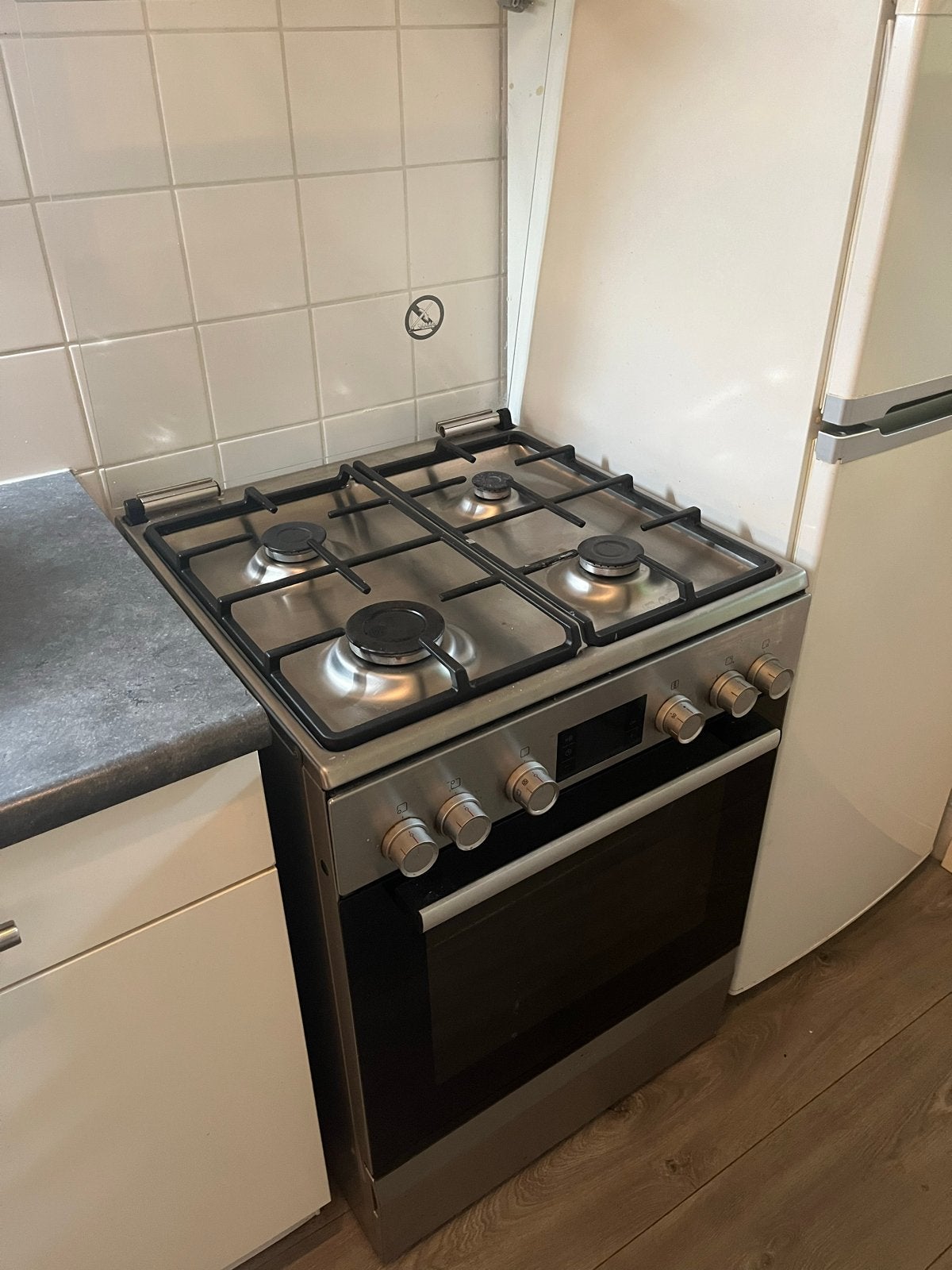 Vrijstaand gasfornuis met oven - HGD745256N, Ophalen, Gebruikt, 4 kookzones, Gas