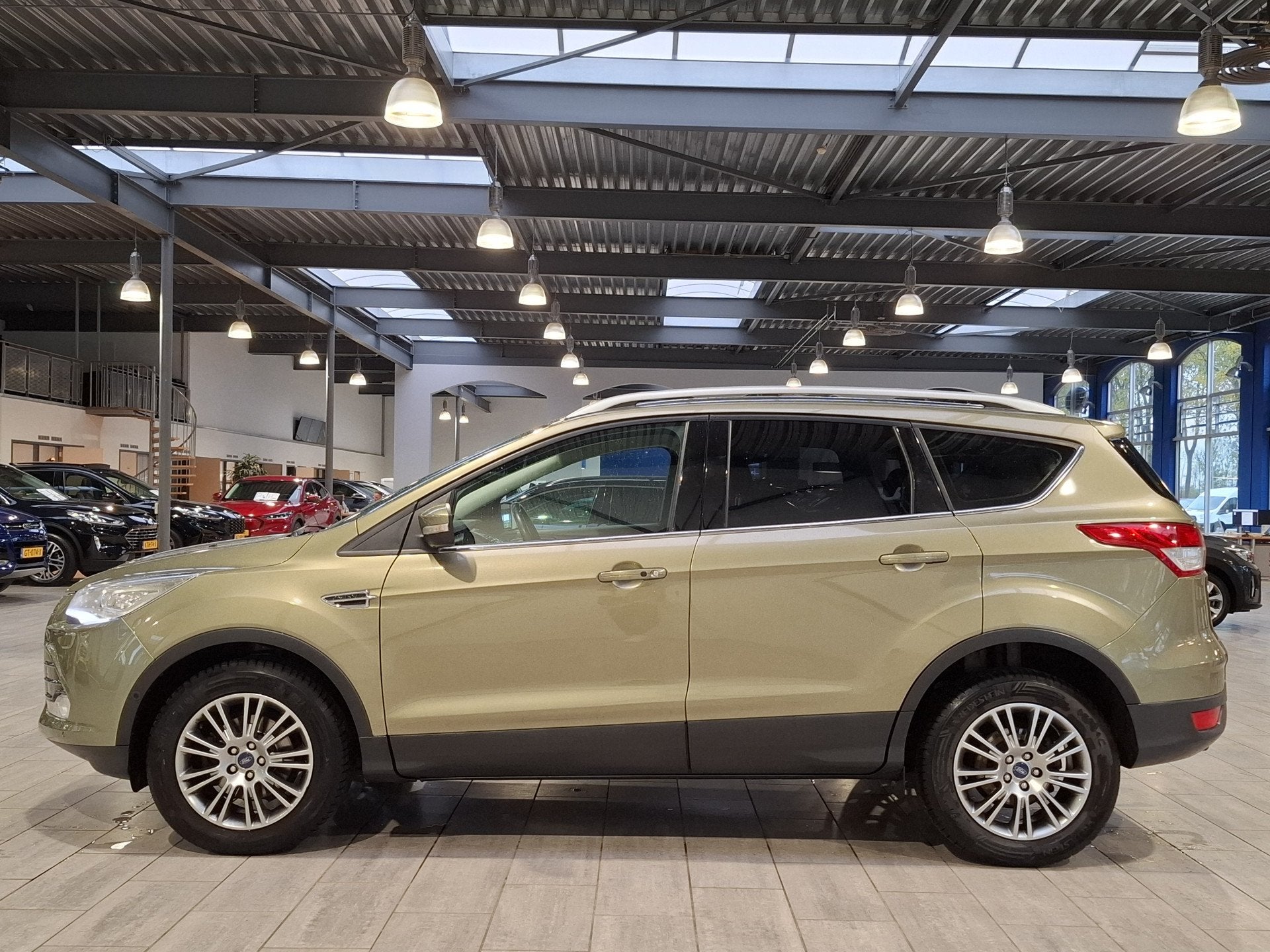Ford Kuga 1.6 EcoBoost 150 pk Titanium | Trekhaak | Adaptive, 15 km/l, Gebruikt, Zwart, 4 cilinders
