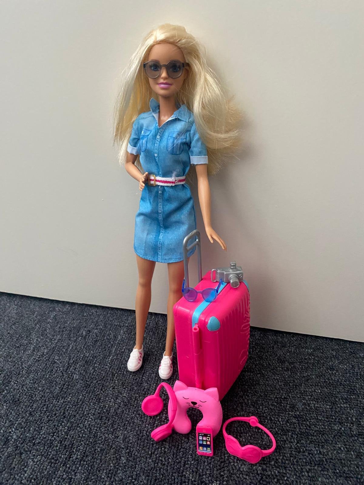 Barbie pop met accessoires – compleet setjes!, Kinderen en Baby's, Speelgoed | Poppen, Zo goed als nieuw, Barbie, Ophalen