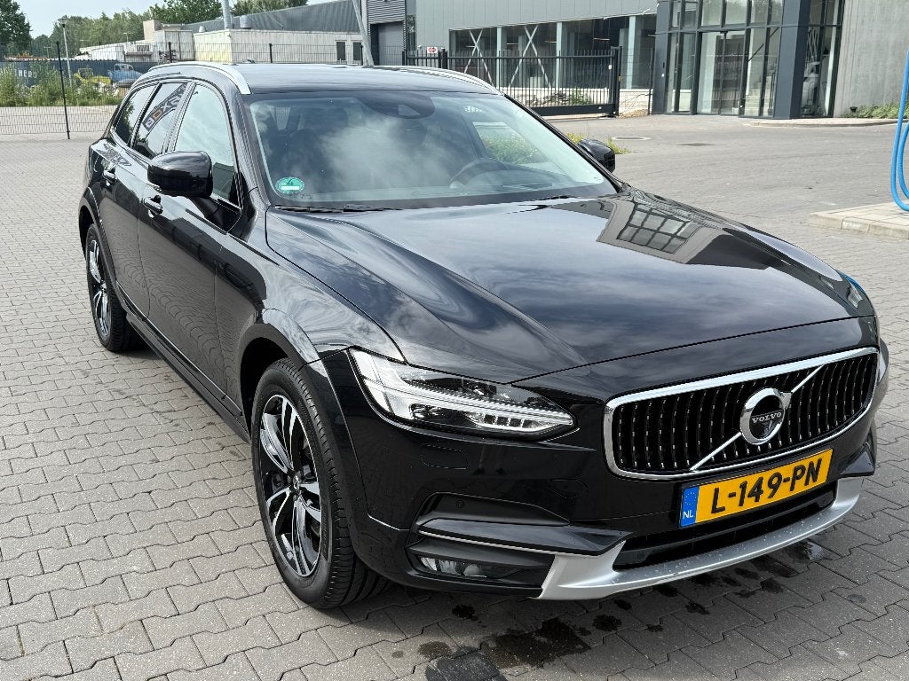Volvo V90 D5 235pk Geartronic AWD 2018 Zwart, V90, 4 cilinders, 1969 cc, 2500 kg