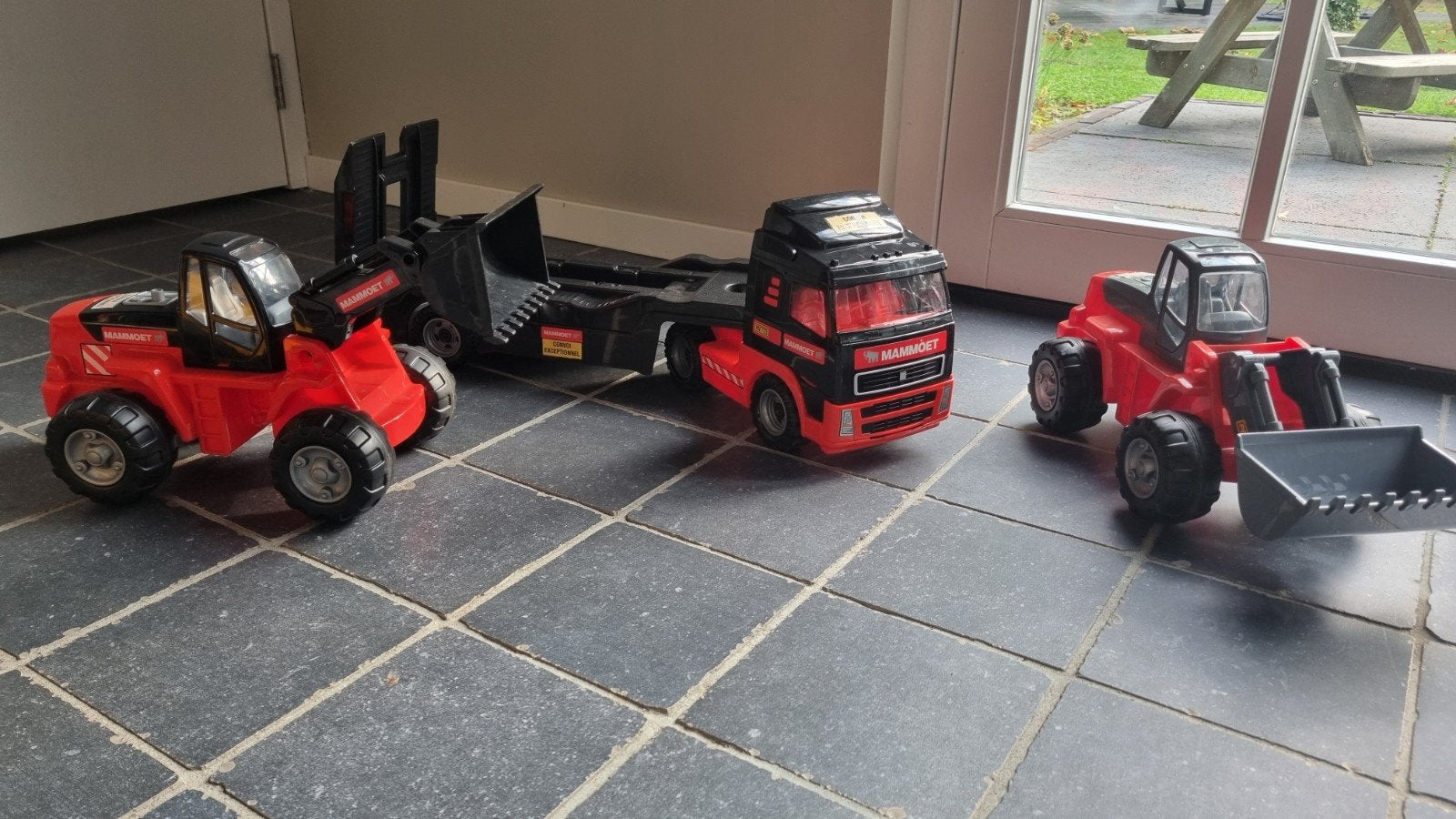 Speelgoed vrachtwagen met 2 shovels, Ophalen, Gebruikt