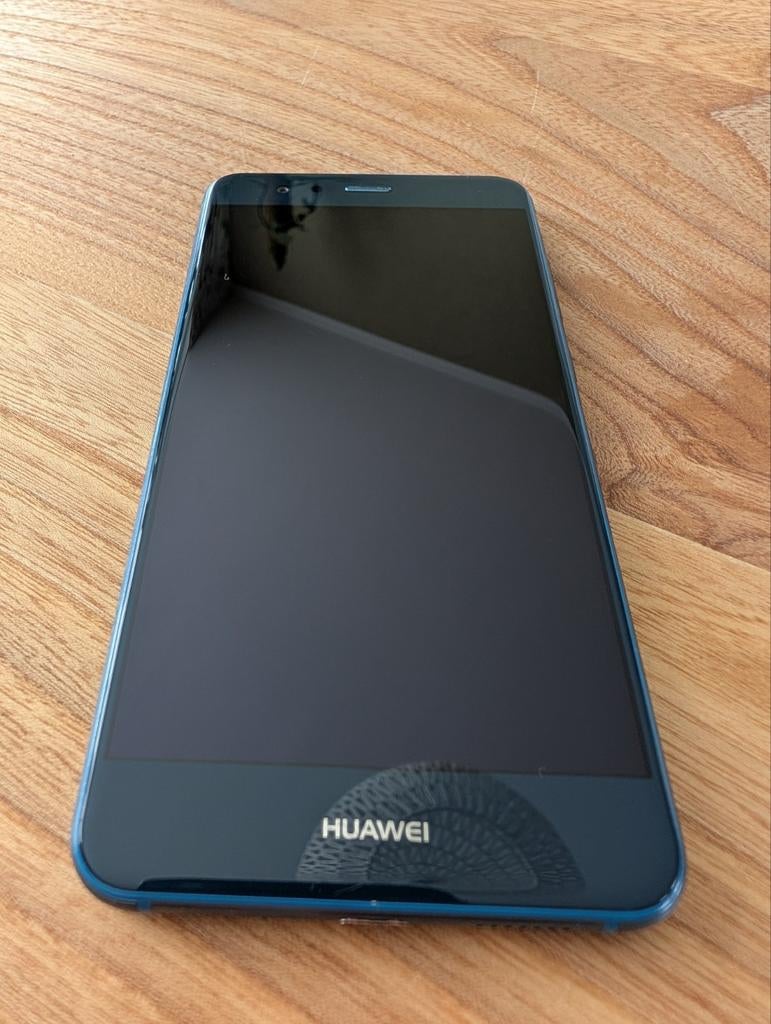 Huawei P10 Lite Blauw - Barst achterzijde, verder krasvrij, Telecommunicatie, Mobiele telefoons | Huawei, Ophalen of Verzenden