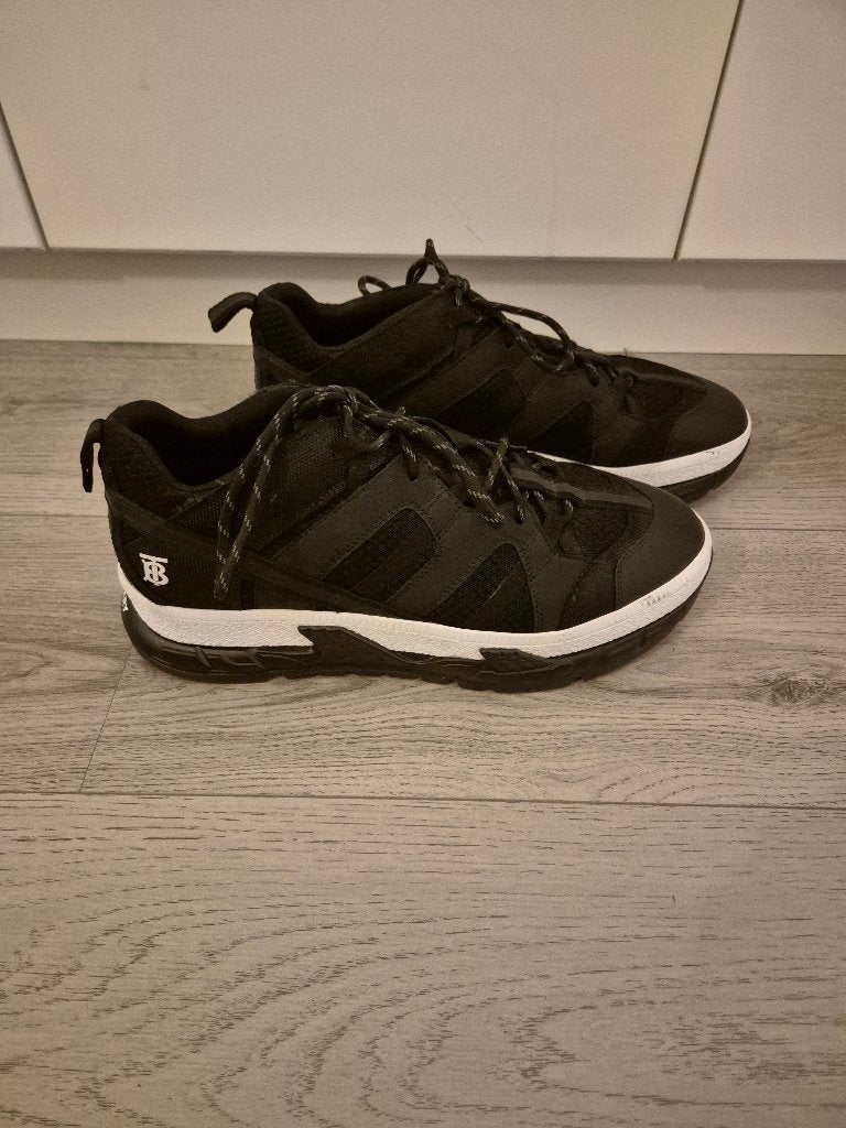 Burberry Sneakers Zwart/Wit Maat EUR 46, Kleding | Heren, Schoenen, Ophalen, Zwart, Burberry, Sneakers of Gympen