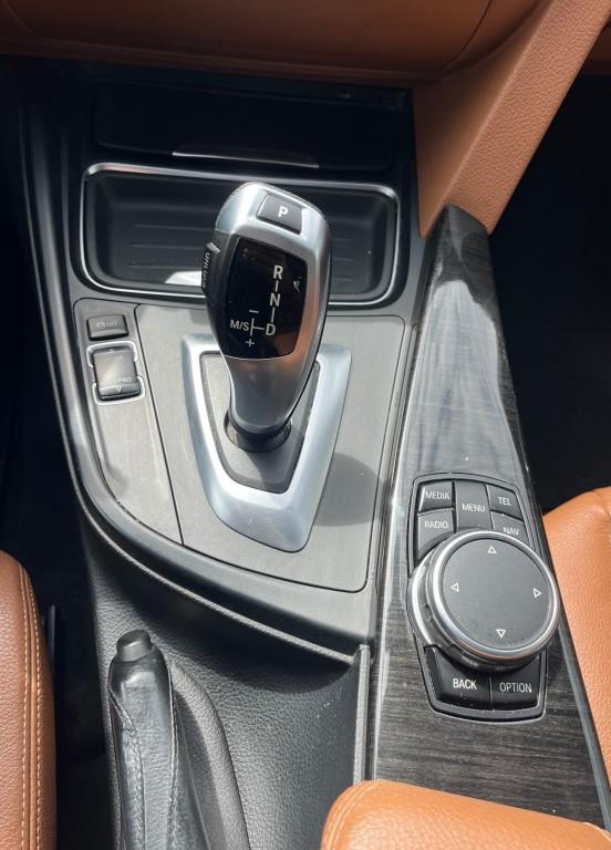 Bmw 3-SERIE GRAN TURISMO 320i High Executive Luxury AUT. Cli, Auto's, Automaat, Gebruikt, Euro 6, 4 cilinders
