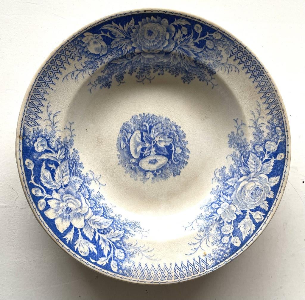 Sarreguemines (Frankrijk) ,1860-1885 , 3 serviesborden, Antiek en Kunst, Antiek | Keramiek en Aardewerk, Ophalen of Verzenden