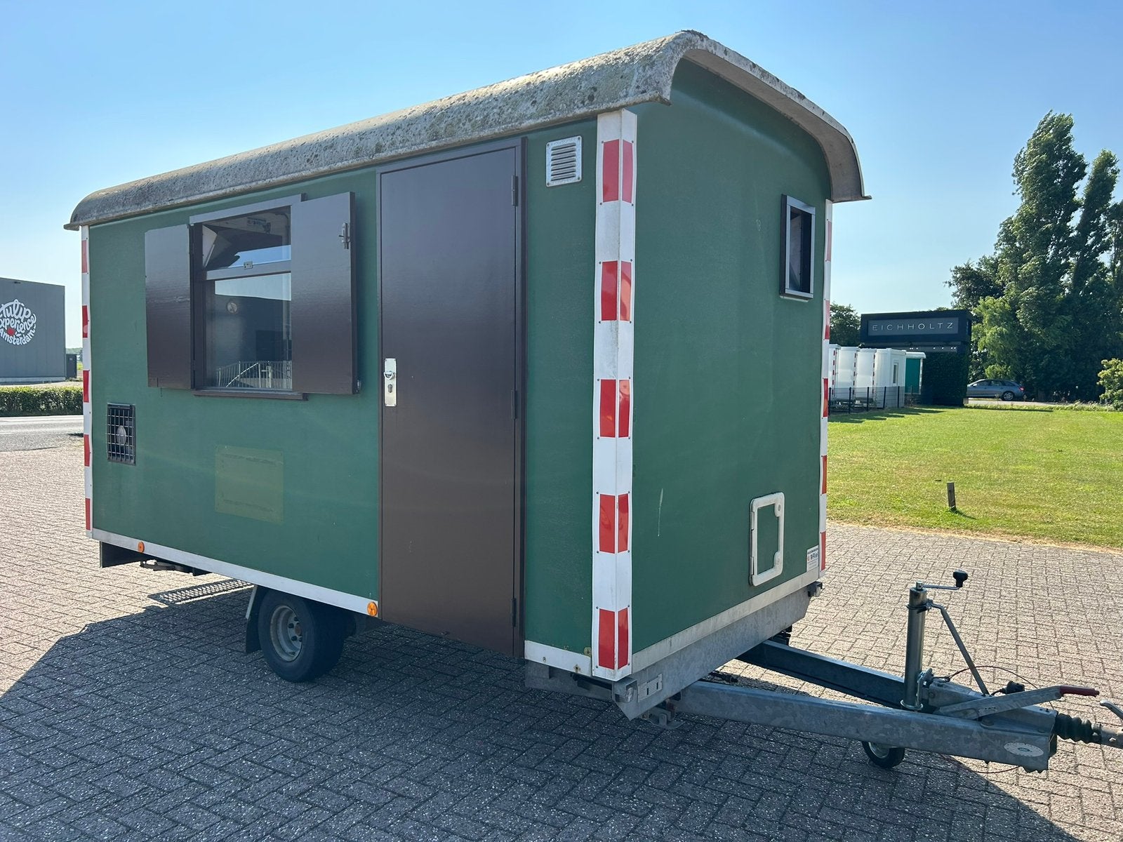 Schaftwagen 4 meter met berging toilet en berging met banken, Doe-het-zelf en Verbouw, Ophalen, Gebruikt