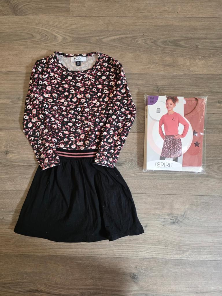 2 jurkjes, Kinderen en Baby's, Kinderkleding | Maat 134, Zo goed als nieuw, Meisje, Jurk of Rok, Ophalen of Verzenden