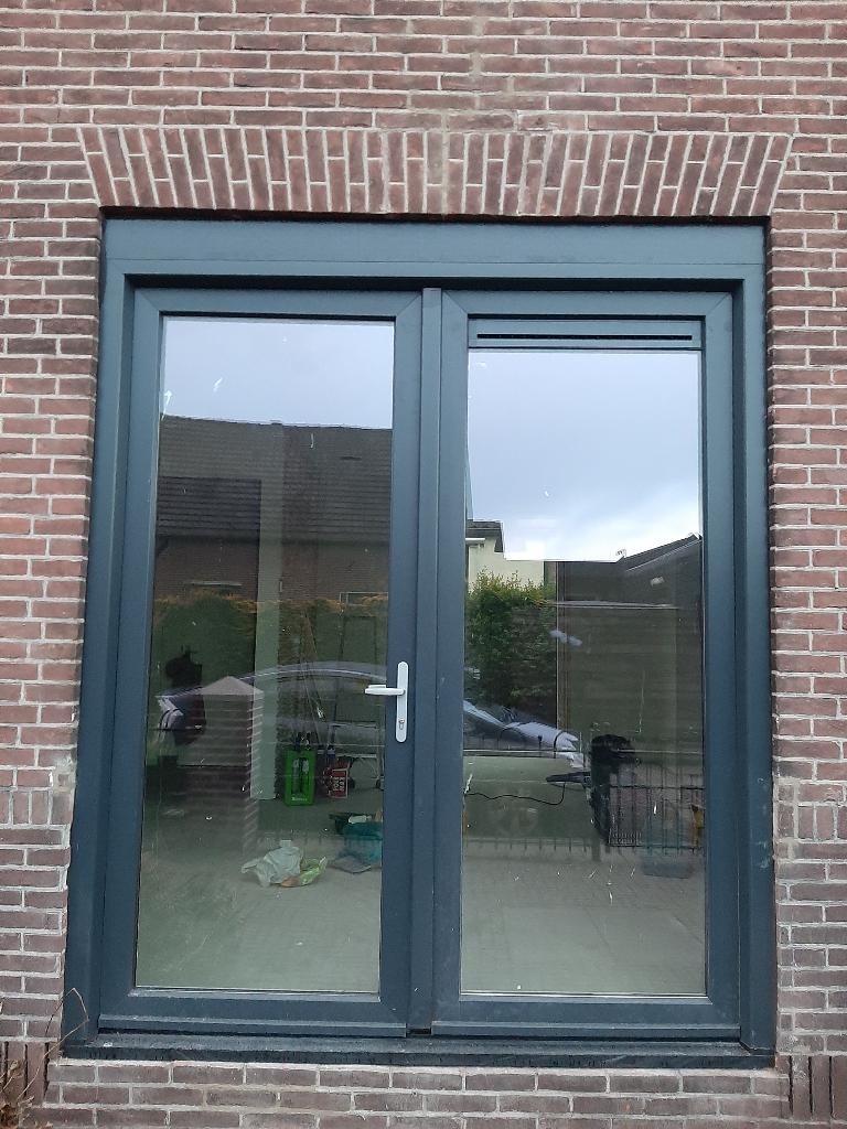 Nieuwe kunststof kozijn dubbele deur in antraciet houtnerf., Ophalen of Verzenden, Nieuw