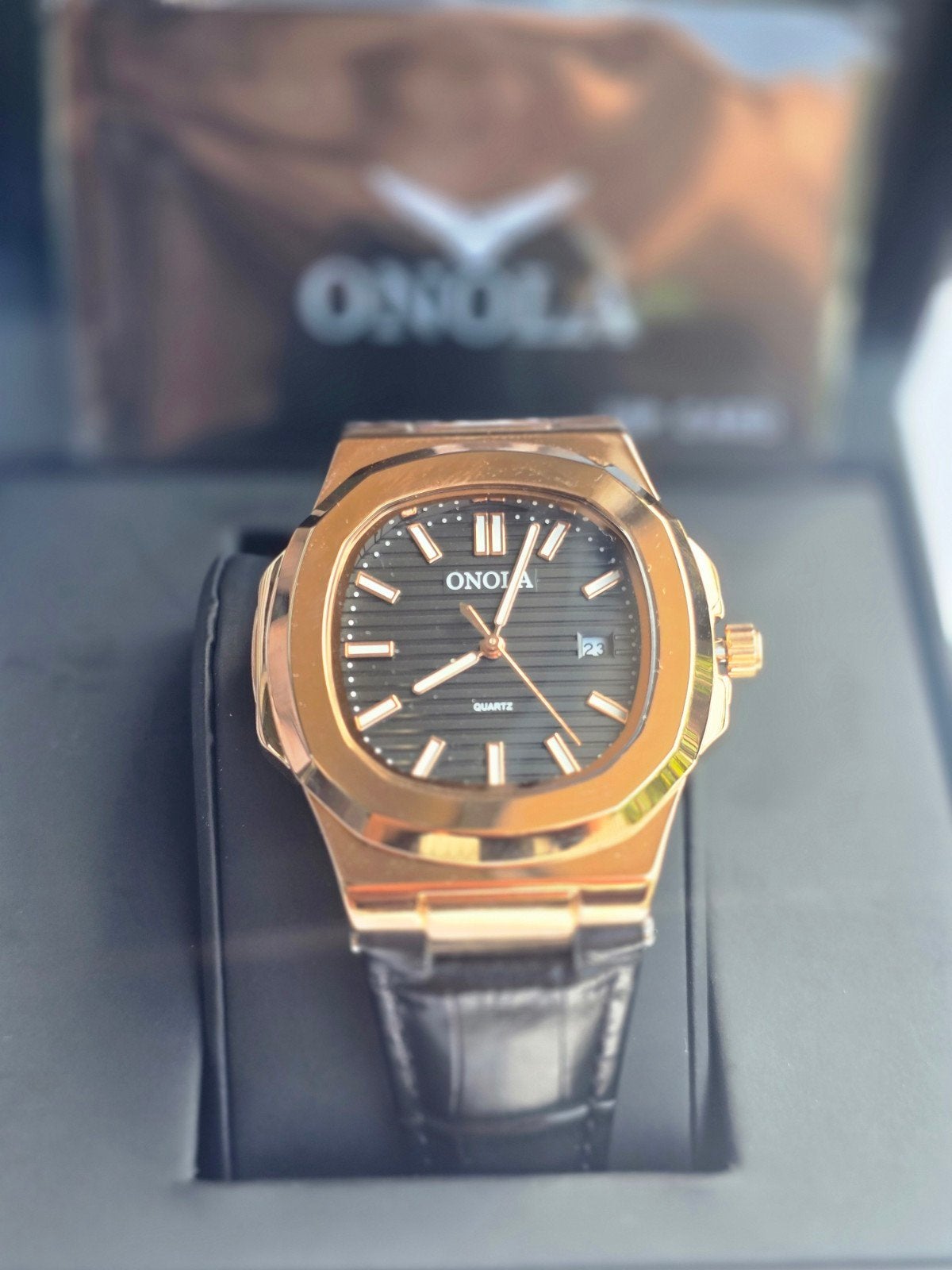 Onola Herenhorloge - Roségoud met Zwarte Wijzerplaat, Sieraden, Tassen en Uiterlijk, Horloges | Heren, Ophalen of Verzenden