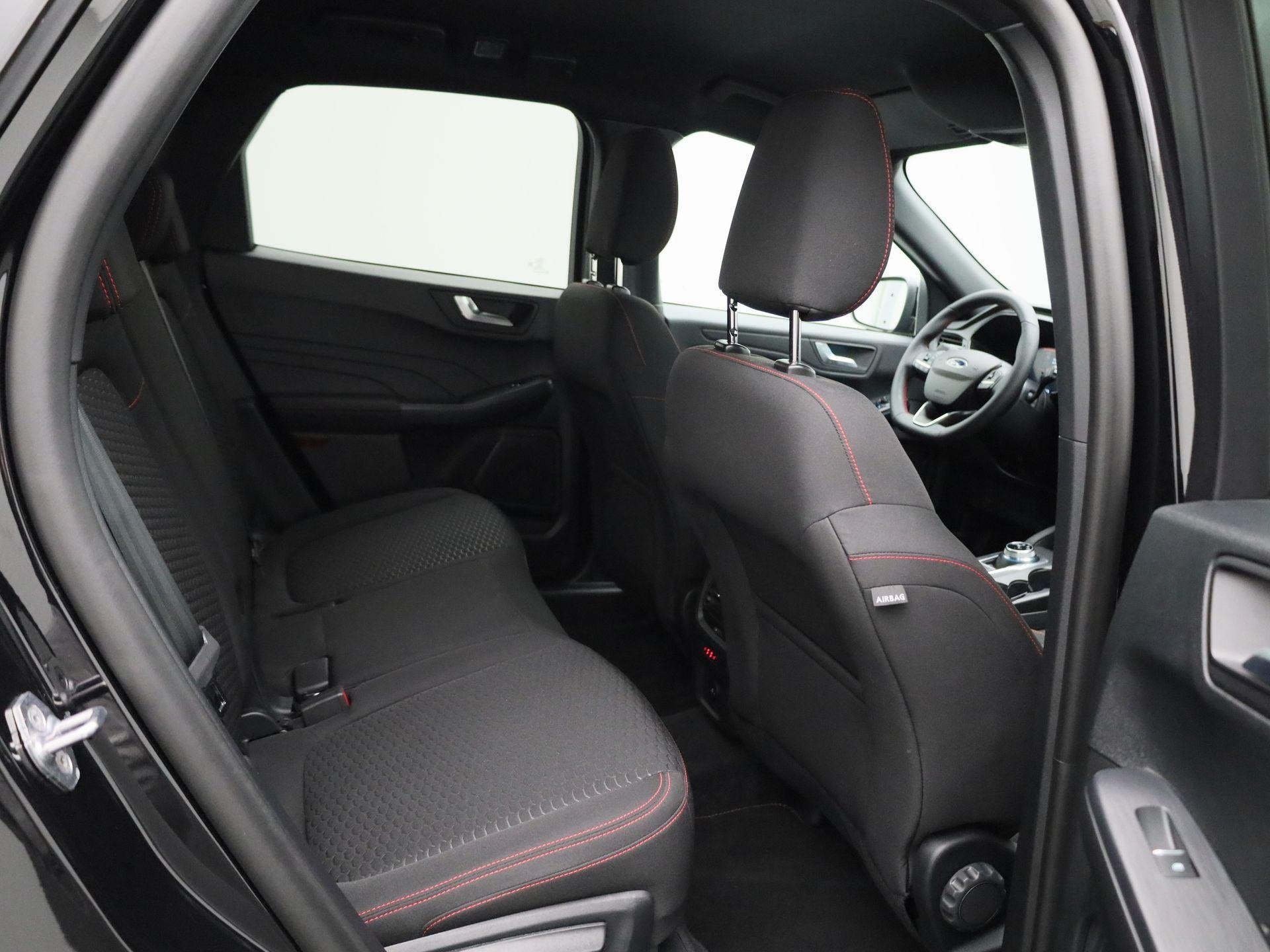 Foto 36 van Ford Kuga 2.5 PHEV ST-Line | Automaat | Verwarmde Voorstoele