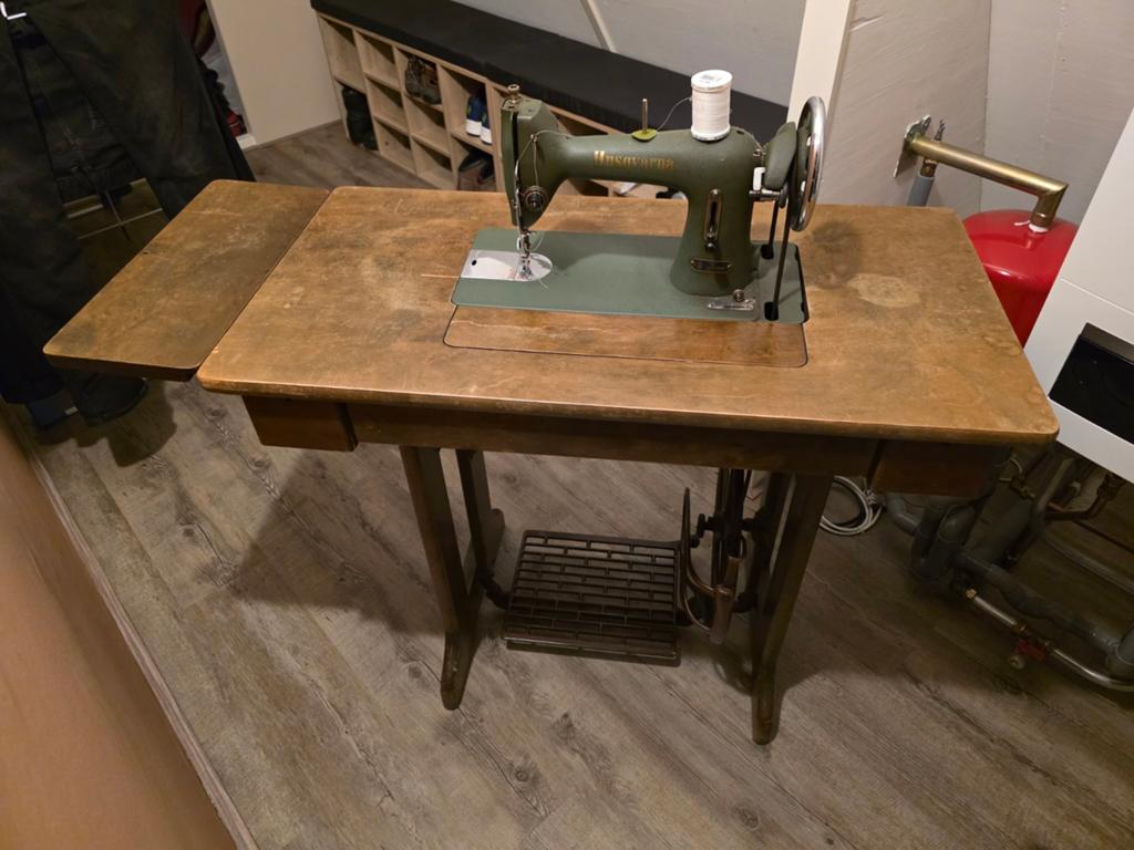 Husqvarna (Trap) naaimachine, Ophalen