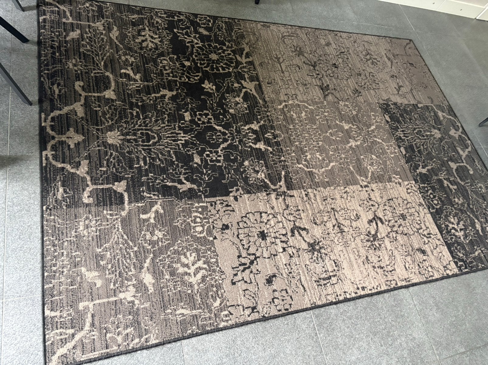 Mooi groot vloerkleed 190 x 280, Ophalen, 150 tot 200 cm, 200 cm of meer, Grijs