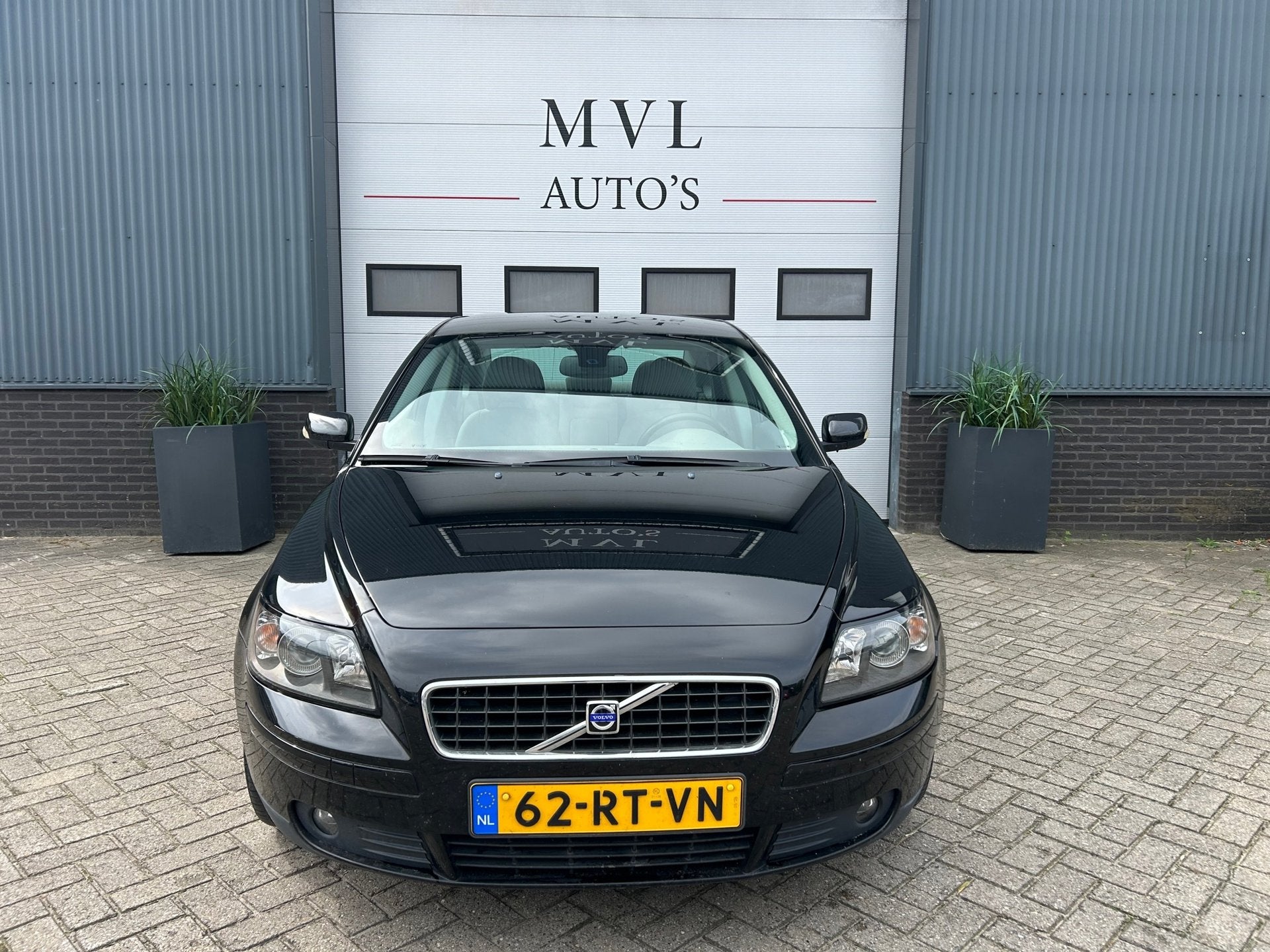 Volvo S40 2.4 Momentum, Auto's, Volvo, Gebruikt, 700 kg, Zwart, 2435 cc