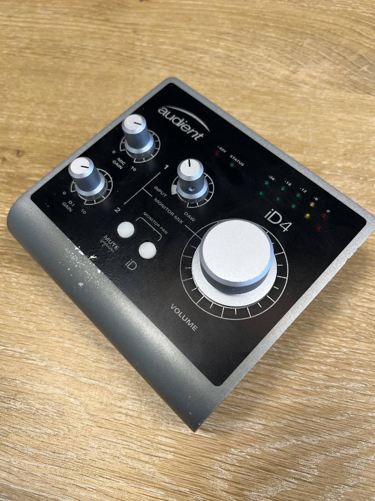 Audient ID4 Audio interface, Ophalen of Verzenden, Gebruikt, Audio