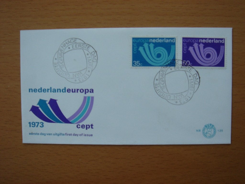 NVPH E125 1e Dag-enveloppe Europa 1973 – Posthoorn, Ophalen of Verzenden, Onbeschreven, Nederland