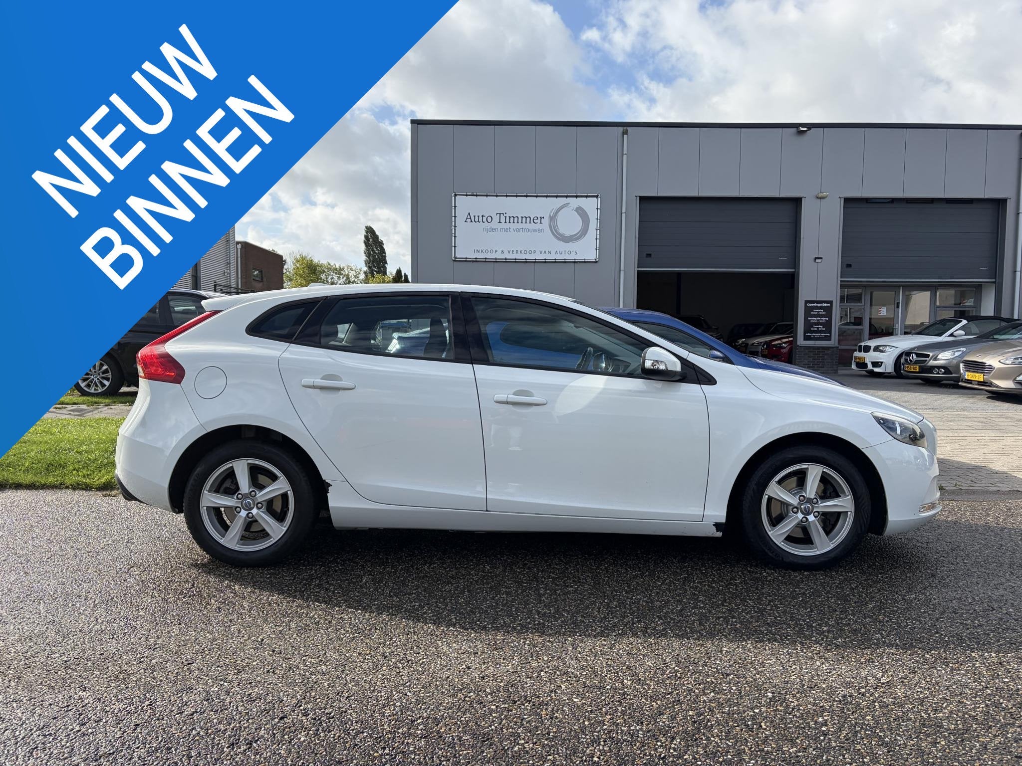 Volvo V40 1.6 T2, Auto's, Volvo, Voorwielaandrijving, Stof, Gebruikt, 4 cilinders