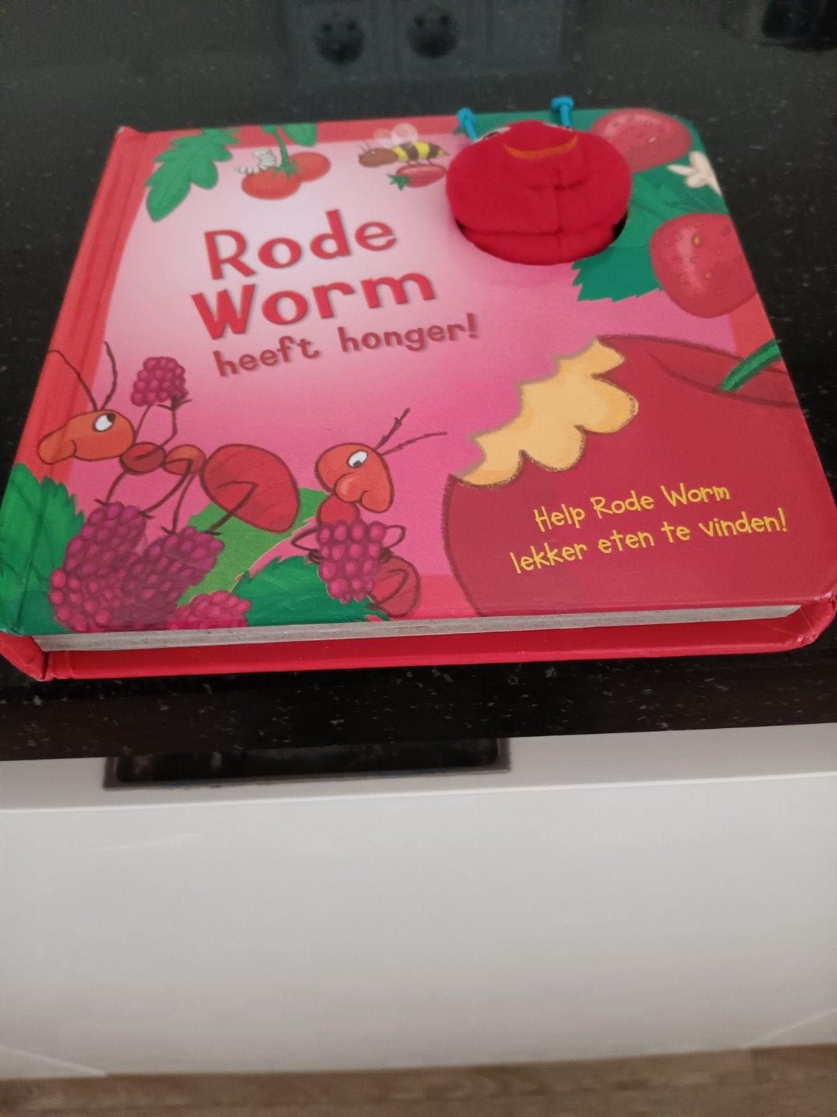 Rode worm heeft honger, Ophalen of Verzenden, Zo goed als nieuw, Fictie algemeen