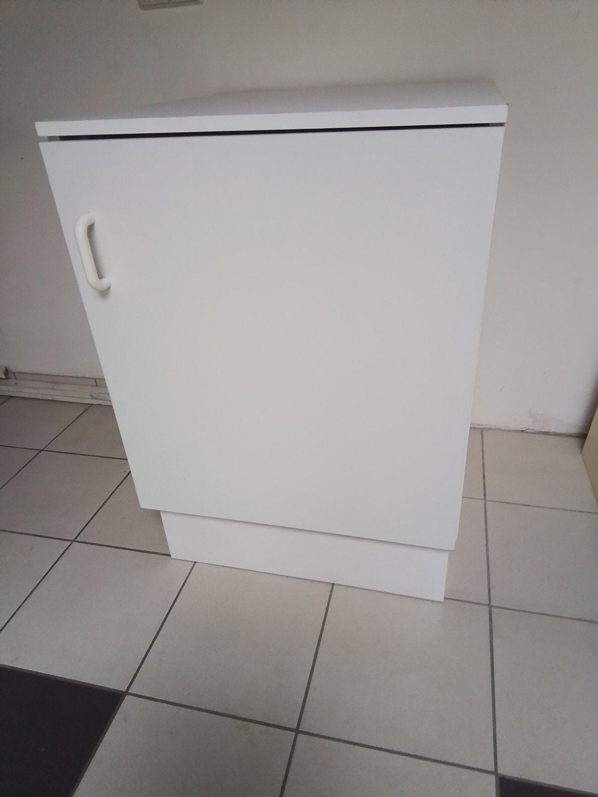 Witte keuken- of bergingskast - Z.G.A.N., Huis en Inrichting, Ophalen, Zo goed als nieuw