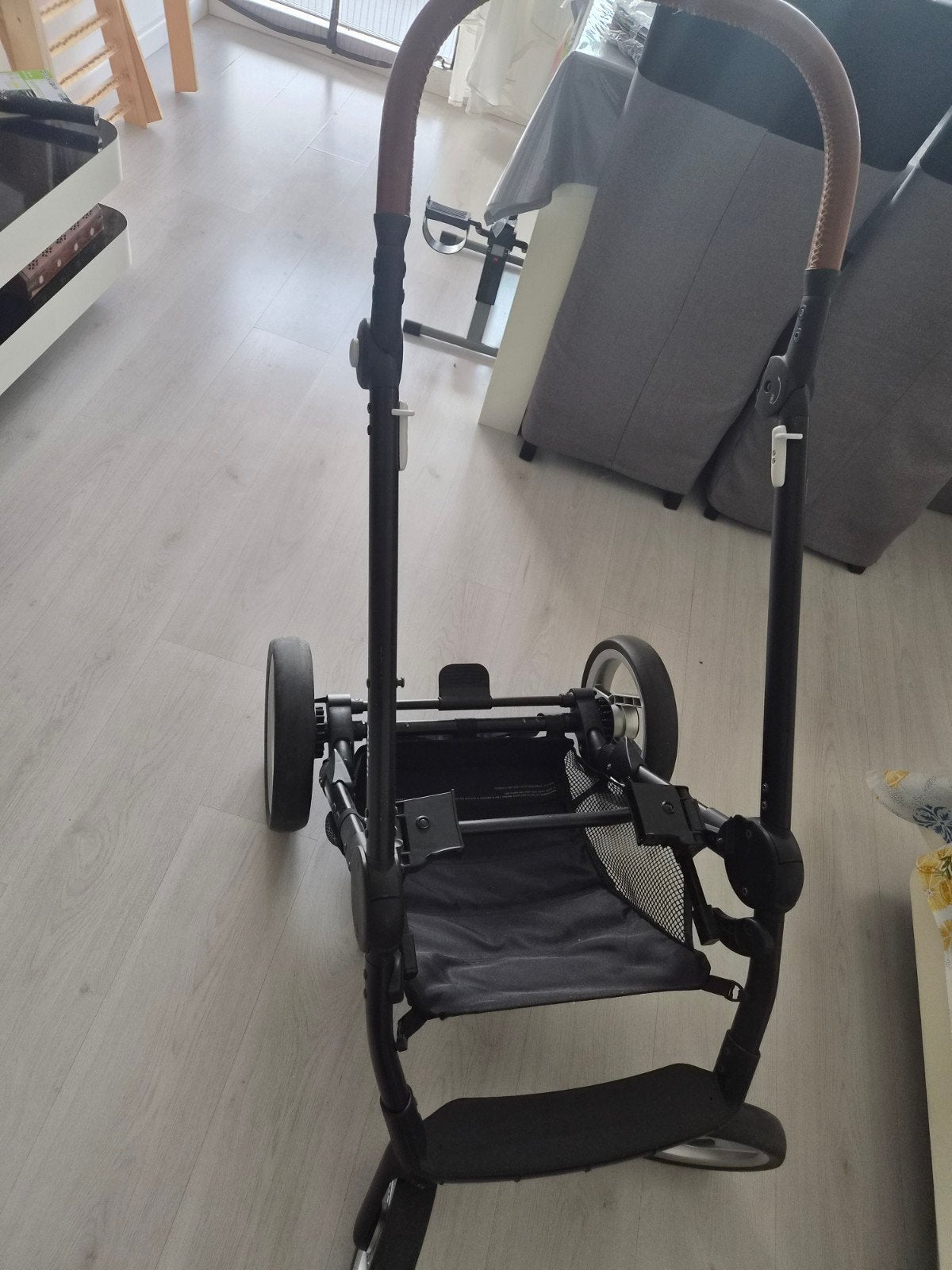 Mutsy kinderwagen met voetenzak, Verstelbare duwstang, Zo goed als nieuw, Mutsy, Ophalen