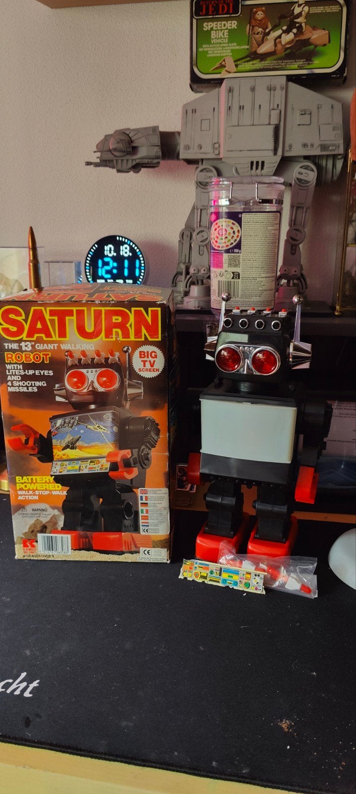 Vintage 1981 Saturn Robot Giant Walking Robot met tv, Verzenden