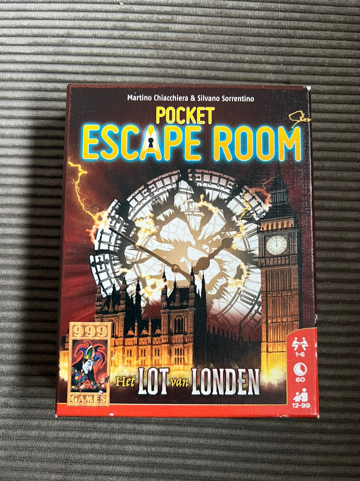 Pocket escape room: Het lot van Londen (999 games), Ophalen of Verzenden, Zo goed als nieuw