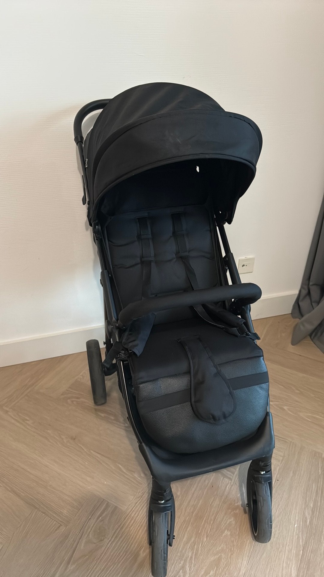 Kinderkraft TRIG 3 Buggy – Onyx Black Zgan Zo goed ca nieuw), Kinderen en Baby's, Ophalen, Zo goed als nieuw, Zonnekap