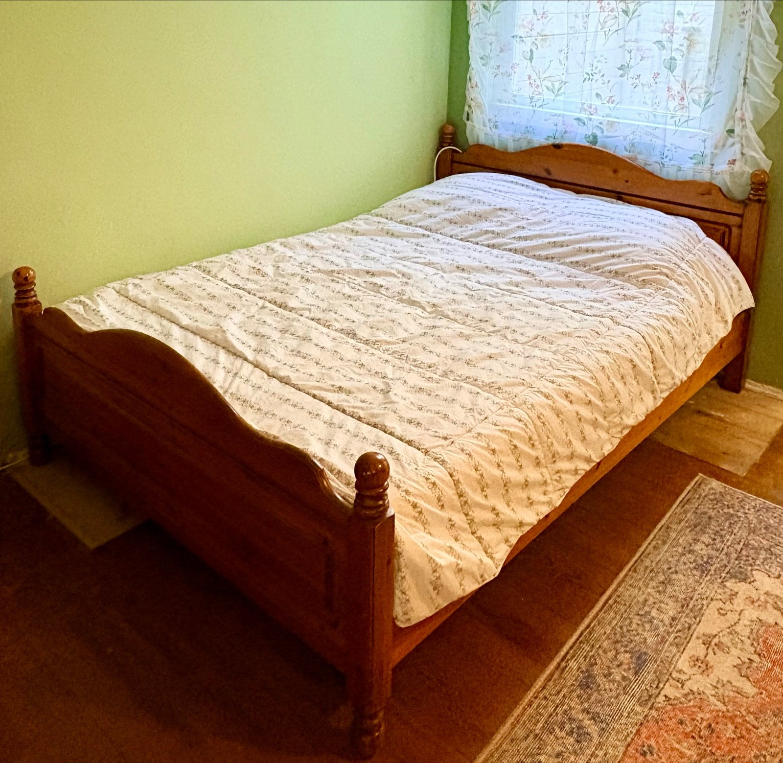 Bed 140x200 cm met matras en verstelbare lattenbodem, Huis en Inrichting, Slaapkamer | Bedden, Ophalen, Gebruikt
