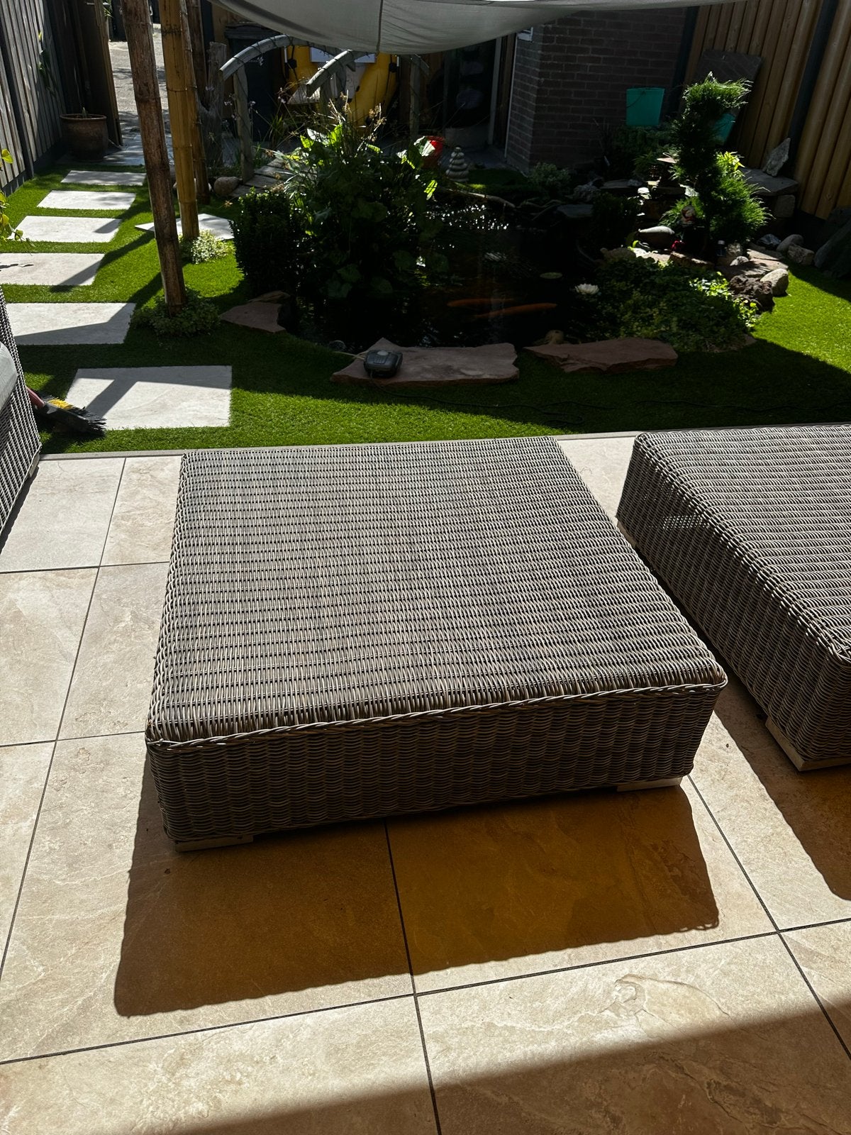 2x Royal Lifestyle loungeset tafels met grijze kussens, Ophalen, Bijzettafel, Zo goed als nieuw, Loungeset