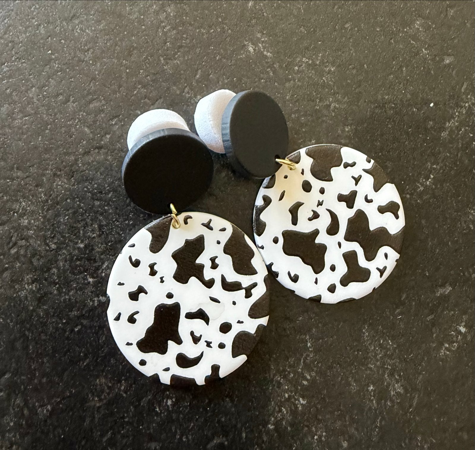Nieuwe Zwart-Witte Koeienprint Oorbellen, Sieraden, Tassen en Uiterlijk, Oorbellen, Overige materialen, Hangers, Wit, Nieuw