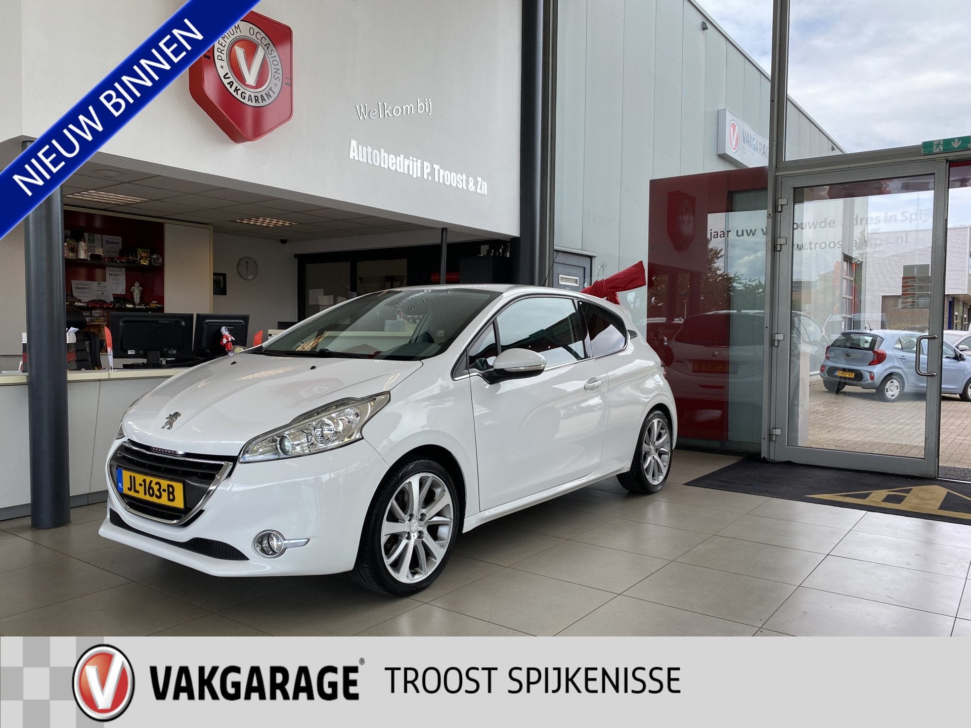 Peugeot 208 1.6 THP Allure,Navigatie,Parkeerassistent,Climat, Gebruikt, Bedrijf, Handgeschakeld, Grijs