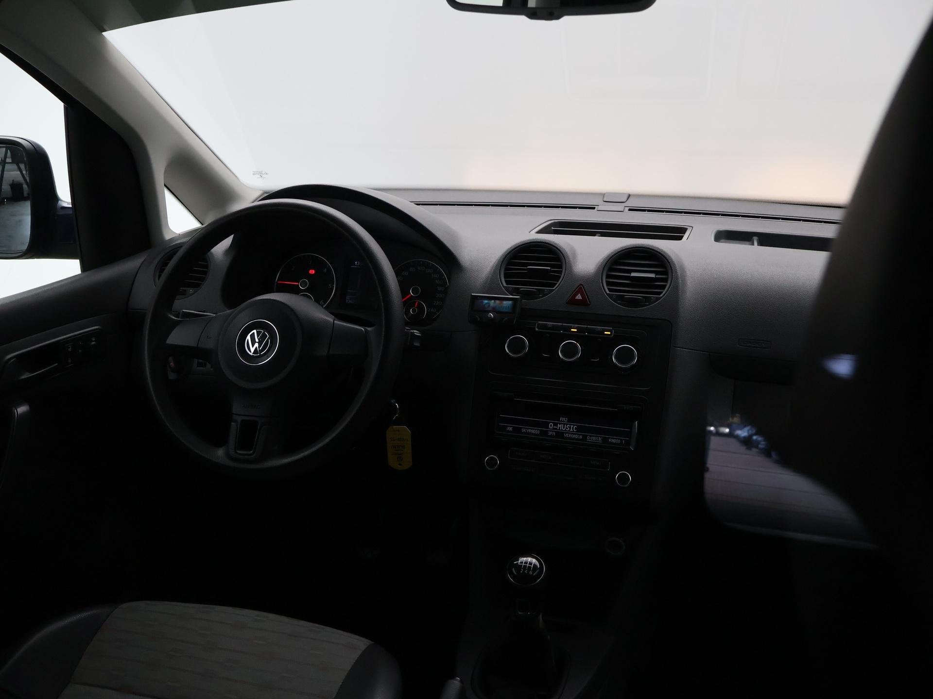 Volkswagen Caddy 2.0 TDI 110 PK 4MOTION + TREKHAAK 1500 KG |, Auto's, Stof, Gebruikt, Zwart, 4 cilinders