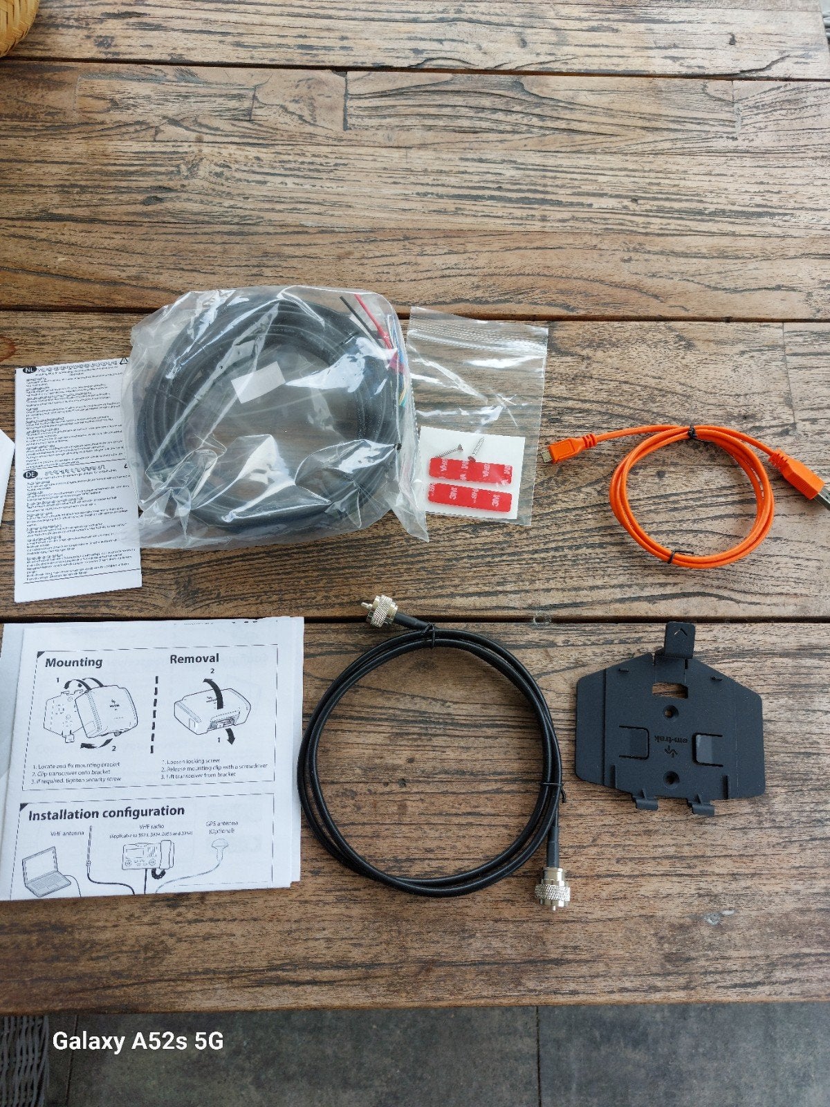 AIS TRANSDUCERS EM-TRACK B923, Watersport en Boten, Ophalen of Verzenden, Zo goed als nieuw, Communicatie