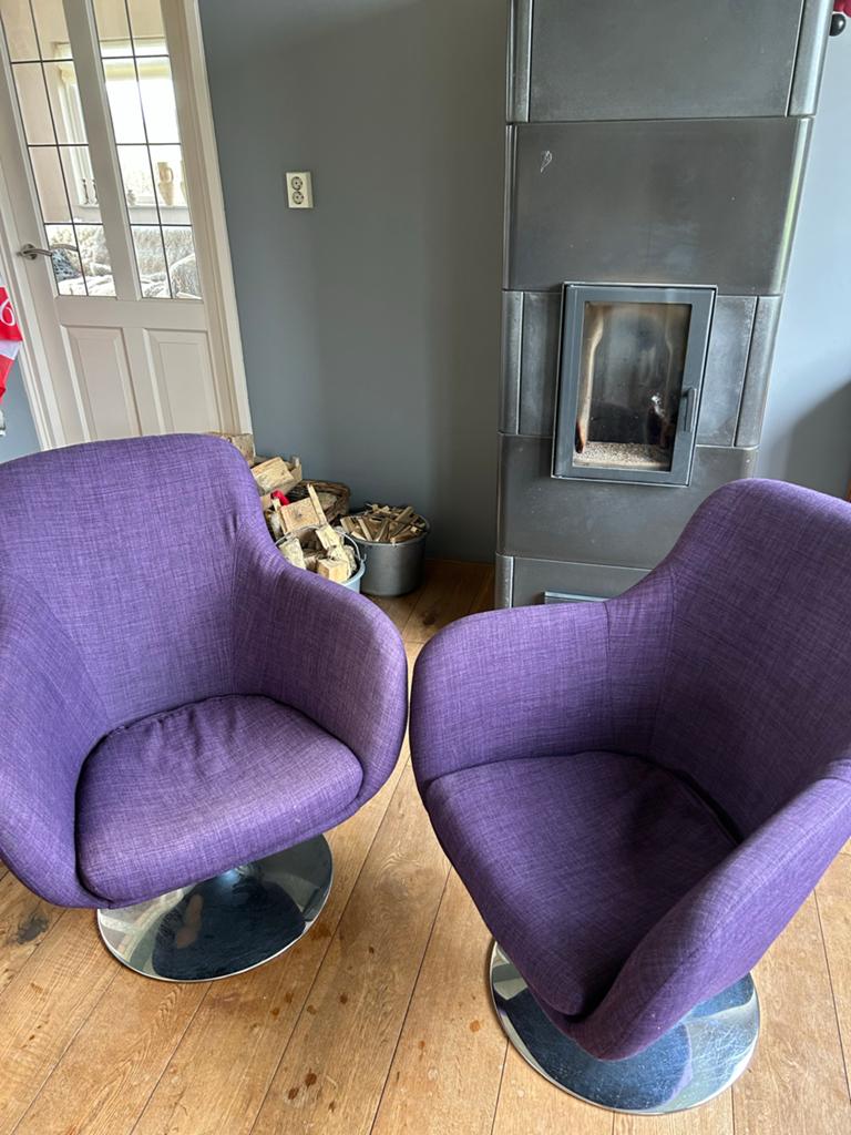 2 paarse draaibare stoelen met metalen voet, Huis en Inrichting, Stoelen, Ophalen, Gebruikt, Twee, Overige kleuren