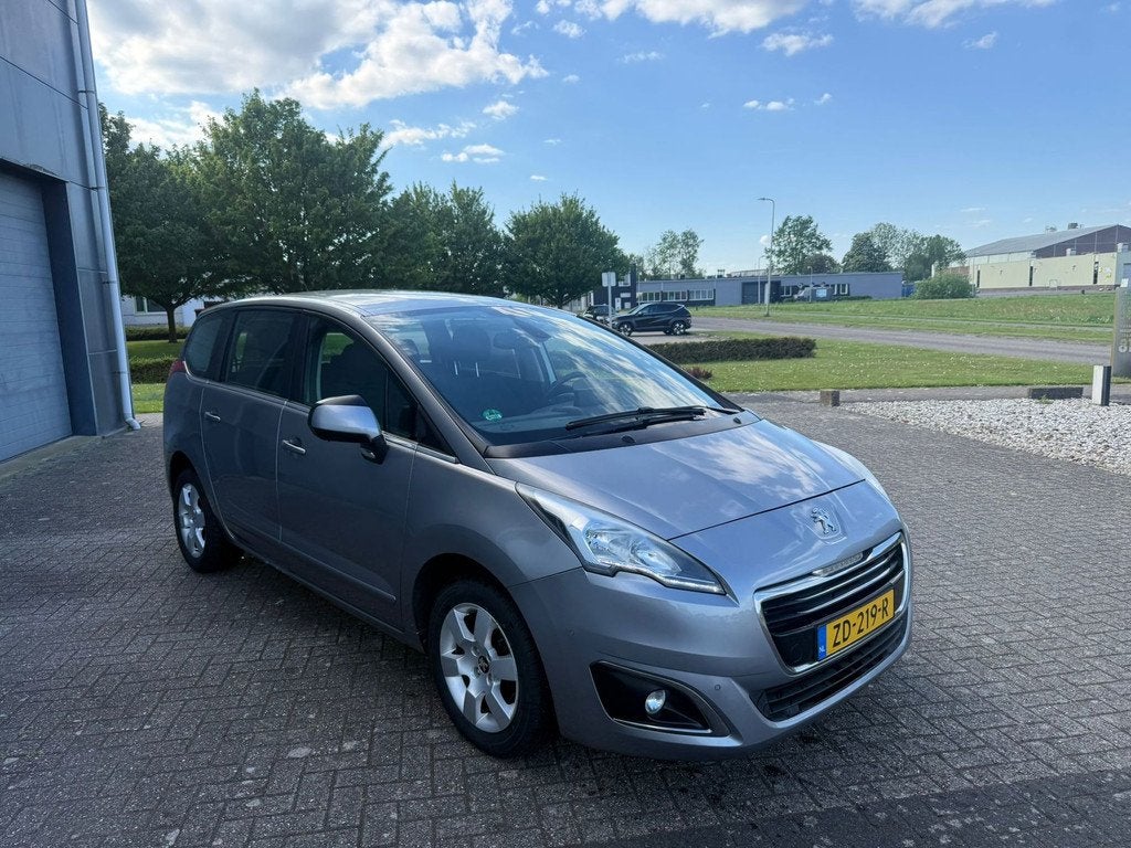 Peugeot 5008 1.6 HDi Active 5p. 2015, Stof, Gebruikt, Zwart, 4 cilinders