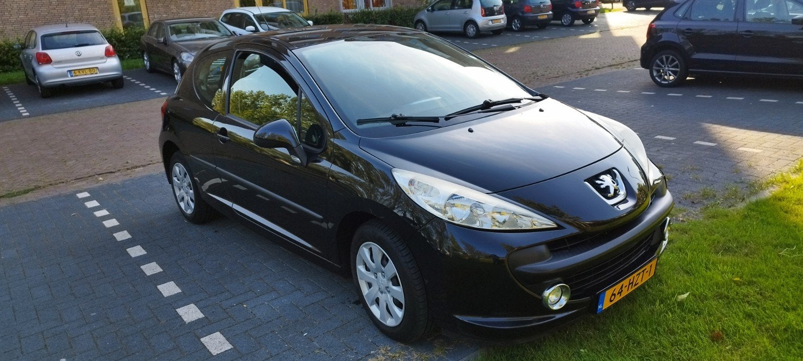 Peugeot 207 1.4 VTI 16V 3DRS 2009 Zwart, Auto's, Voorwielaandrijving, Stof, Zwart, Origineel Nederlands