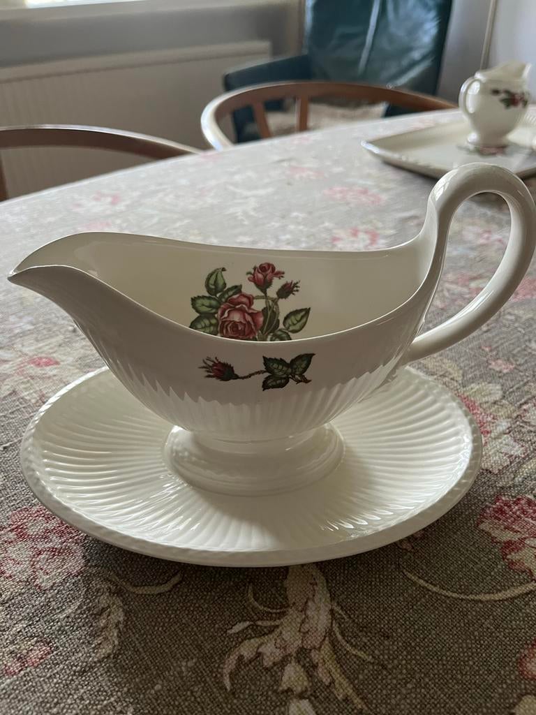 Wedgwood Moss Rose Sauskom/Juskom, Gebruikt, Keramiek, Overige typen, Ophalen of Verzenden