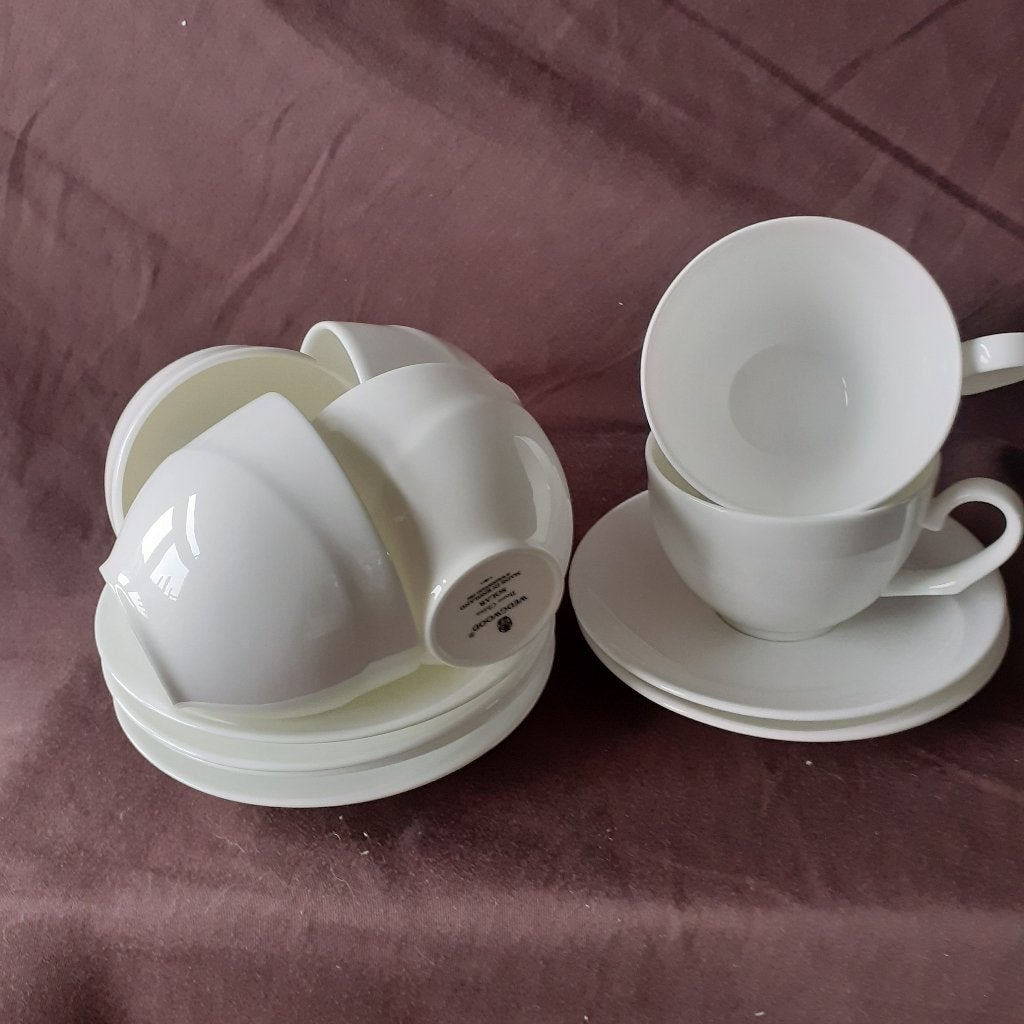 Wedgwood SOLAR Bone China  4 Espresso kop en schotels, Huis en Inrichting, Ophalen of Verzenden, Zo goed als nieuw, Kop(pen) en/of Schotel(s)