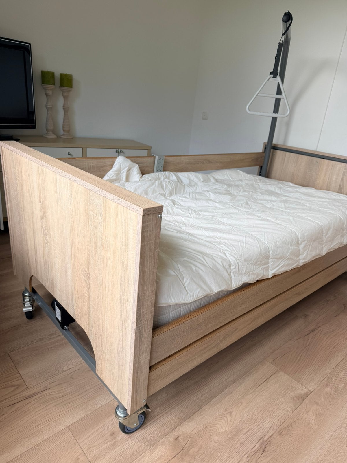 Zorgbed/hoog laag bed, Huis en Inrichting, Slaapkamer | Bedden, Ophalen, Gebruikt, 90 cm, Eenpersoons