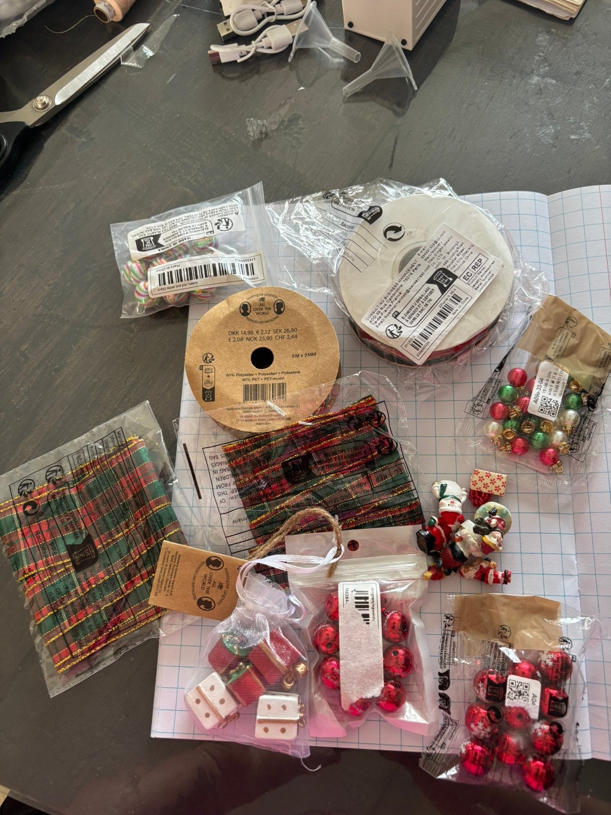 Poppenhuis kerst knutsel kralen en lint kerstboom 1:12, Ophalen of Verzenden, Nieuw, Poppenhuis
