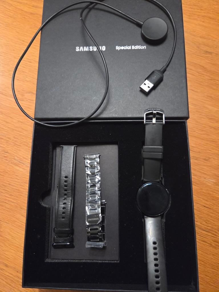 Samsung Galaxy Watch Active2 Special Edition, Sieraden, Tassen en Uiterlijk, Smartwatches, Zo goed als nieuw, Android, Zwart, Ophalen of Verzenden